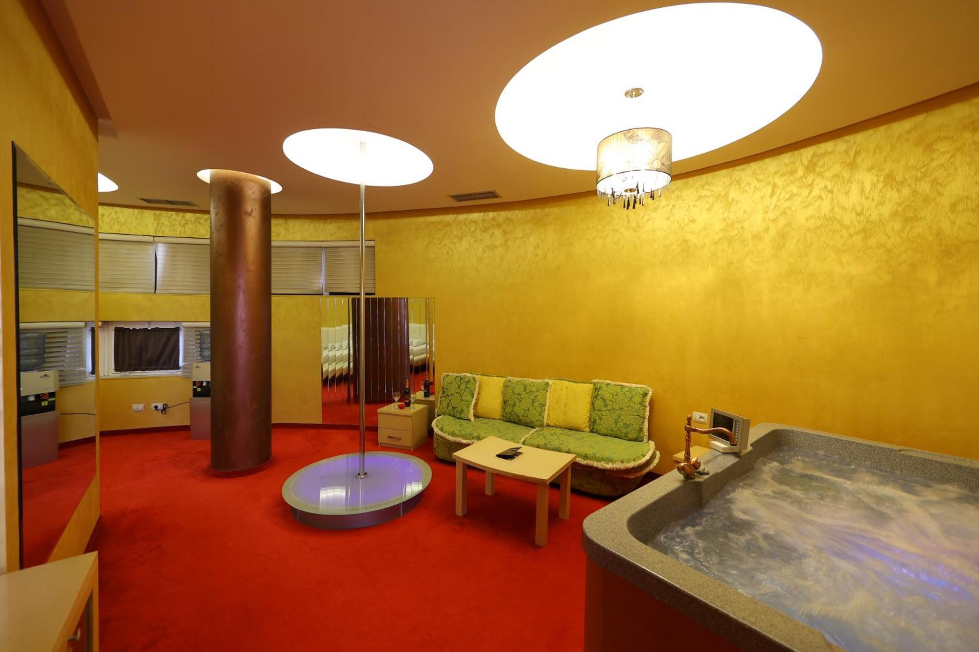 Hotel Gjuta Farke e Madhe Dış mekan fotoğraf