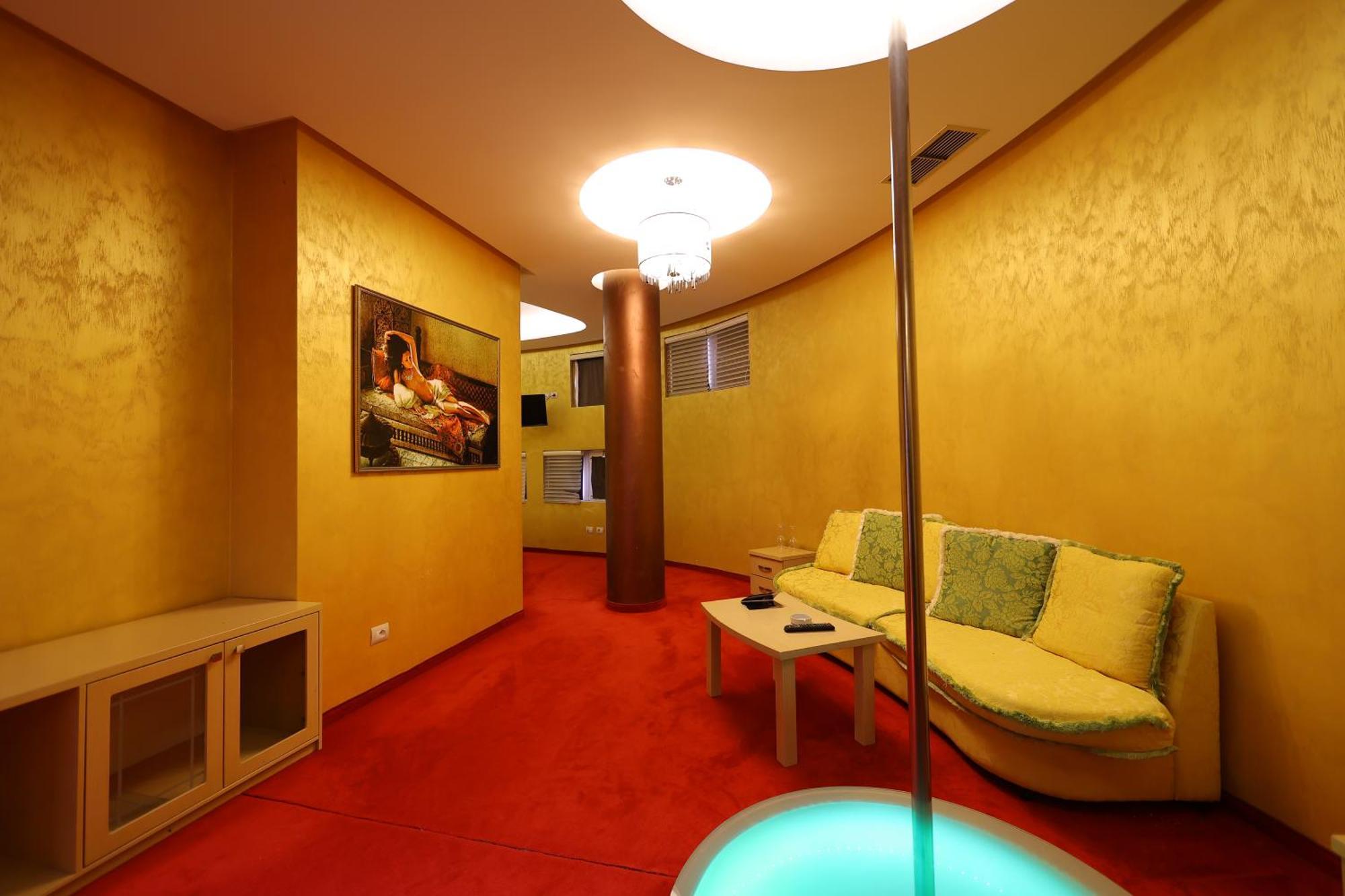 Hotel Gjuta Farke e Madhe Dış mekan fotoğraf
