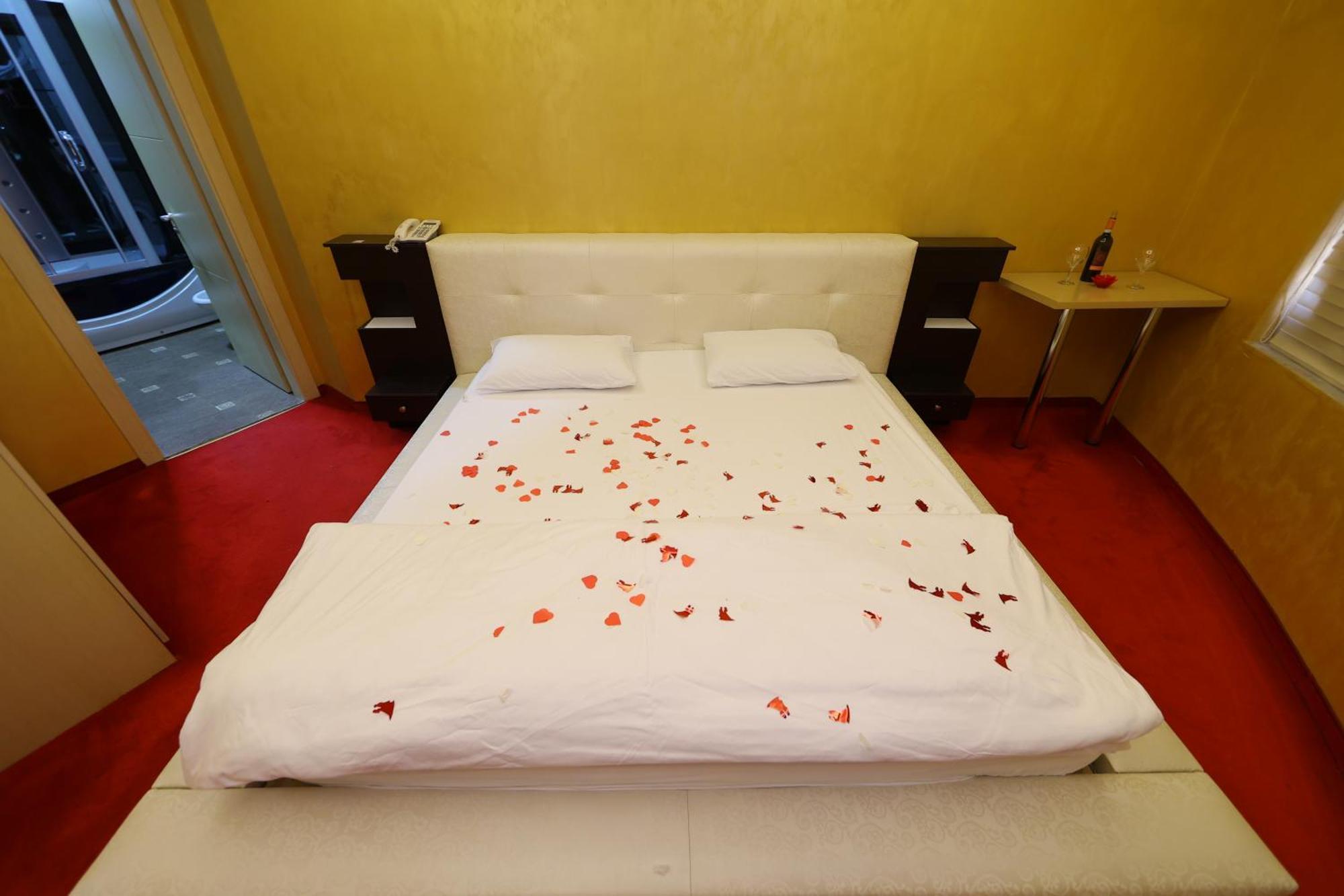 Hotel Gjuta Farke e Madhe Dış mekan fotoğraf