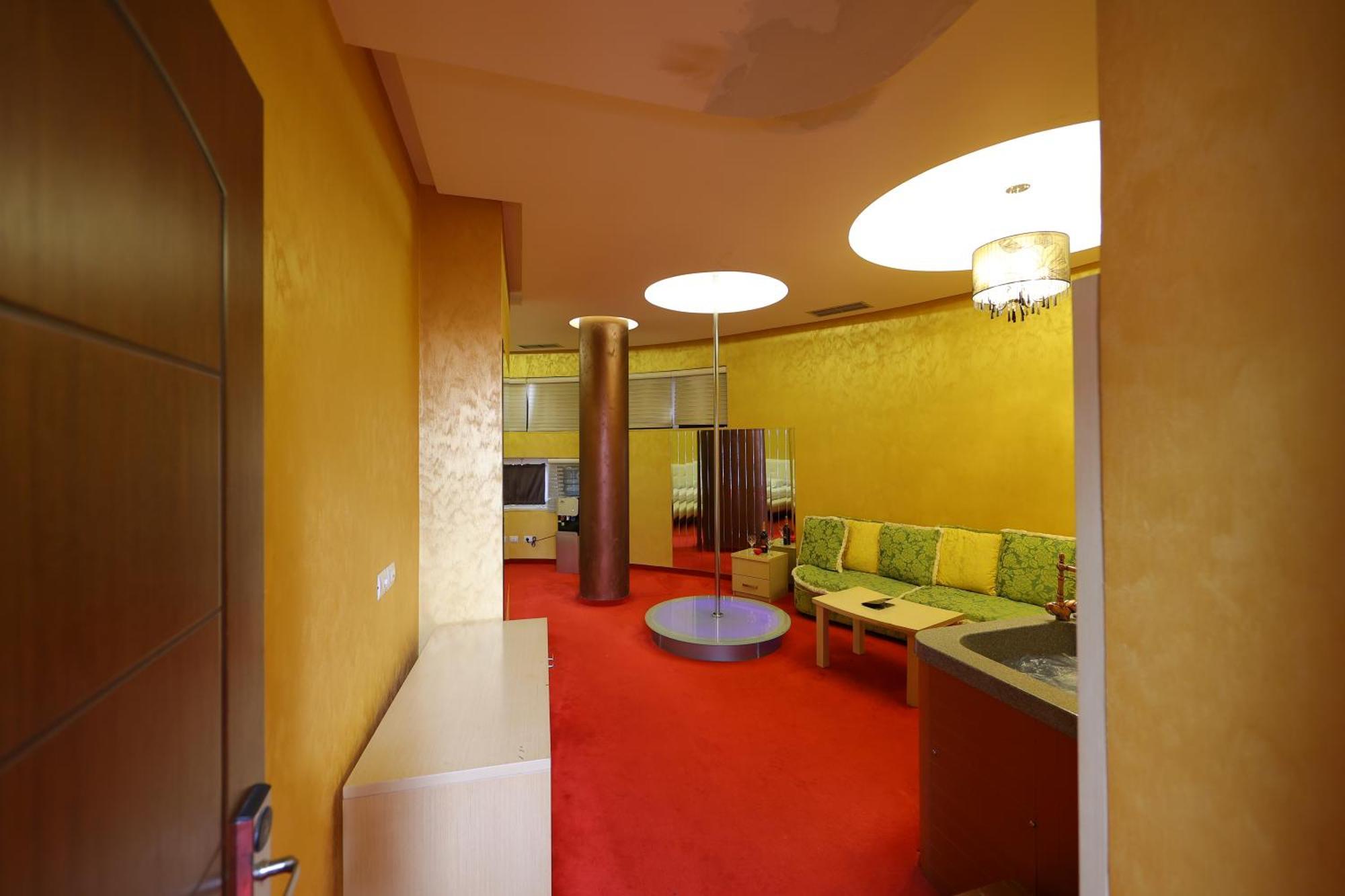 Hotel Gjuta Farke e Madhe Dış mekan fotoğraf