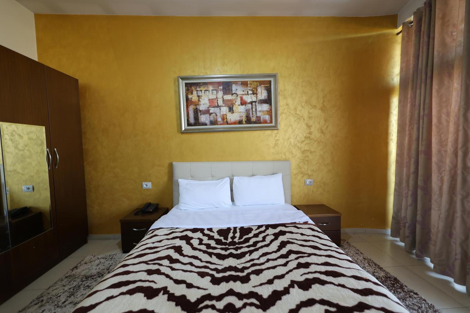 Hotel Gjuta Farke e Madhe Dış mekan fotoğraf